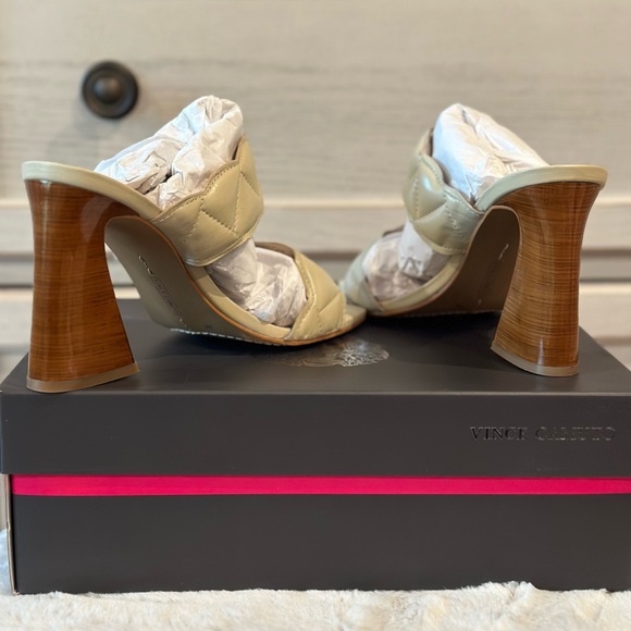 Vince Camuto VC-Renneya; Color Bone Baby Sheep - Picture 4 of 4